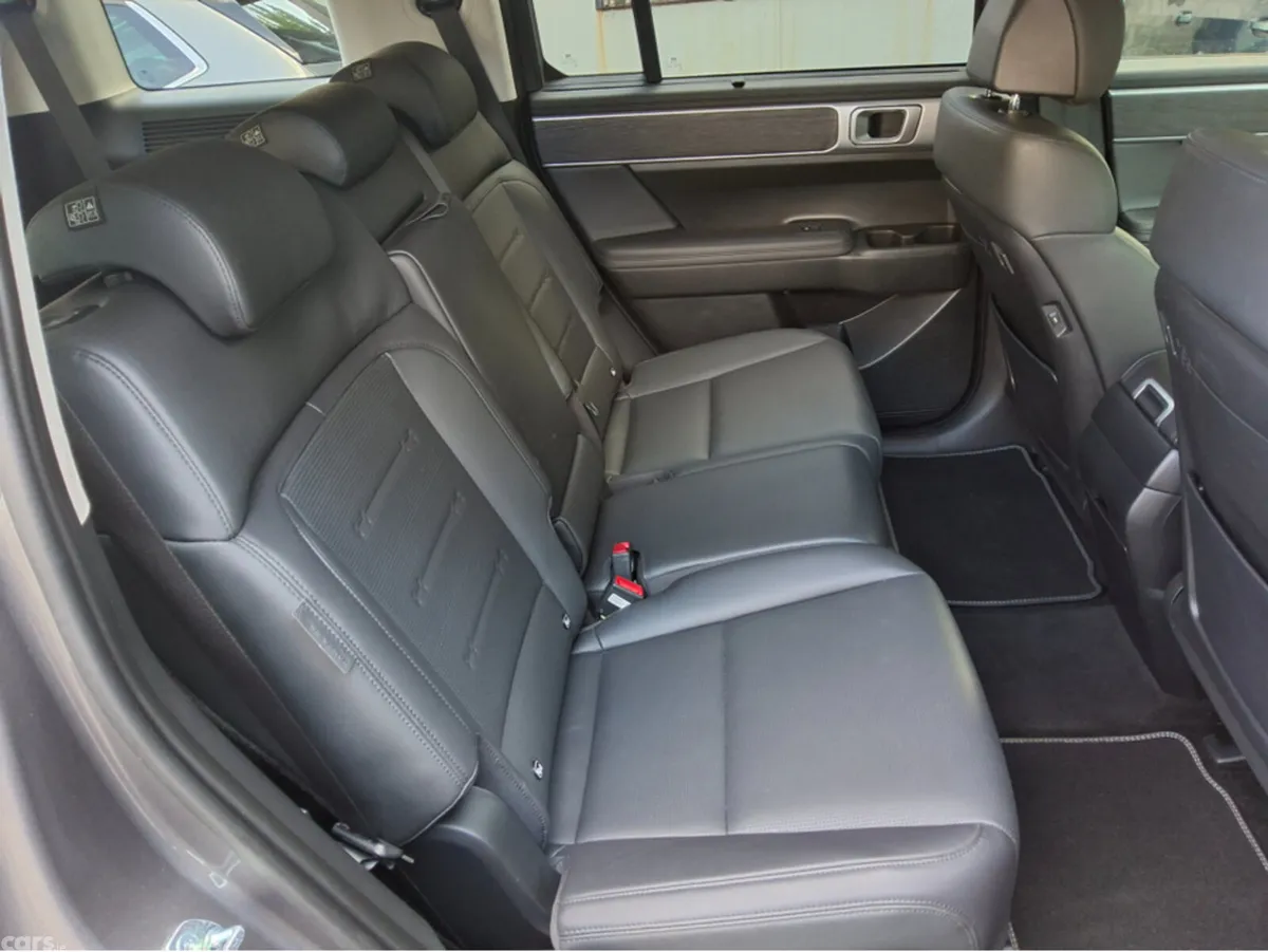 Hyundai Santa Fe SUV, Petrol Plug-in Hybrid, 2025, Grey