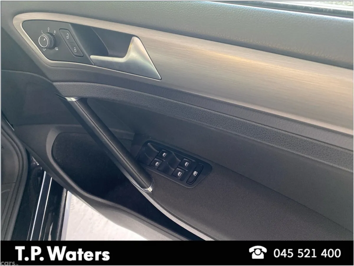 Volkswagen Golf Hatchback, Petrol, 2017, Black