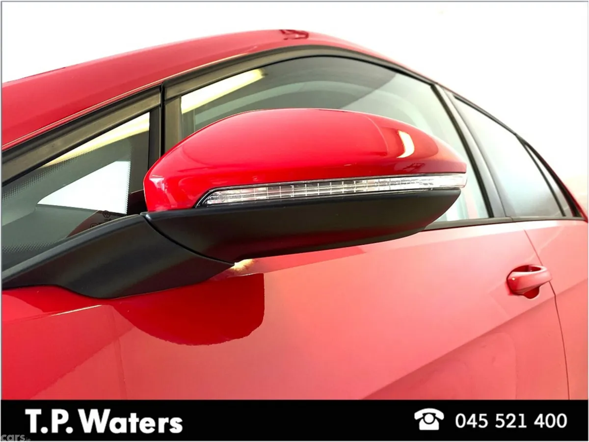 Volkswagen Golf Hatchback, Petrol, 2018, Red