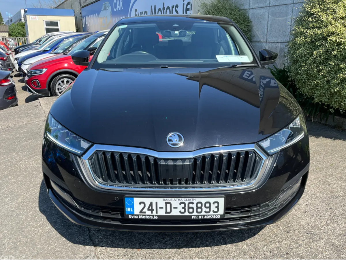 Skoda Octavia Saloon, Diesel, 2024, Black