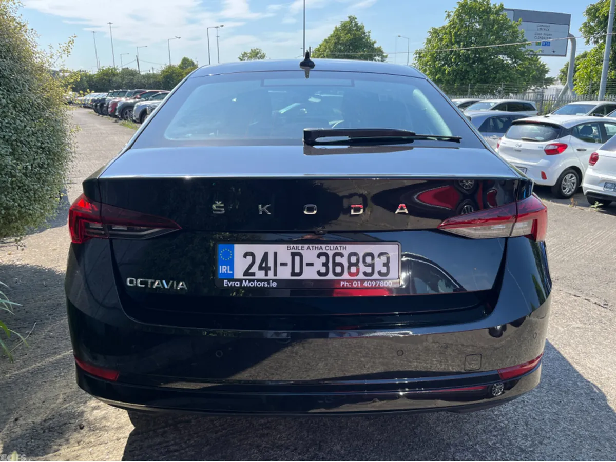 Skoda Octavia Saloon, Diesel, 2024, Black