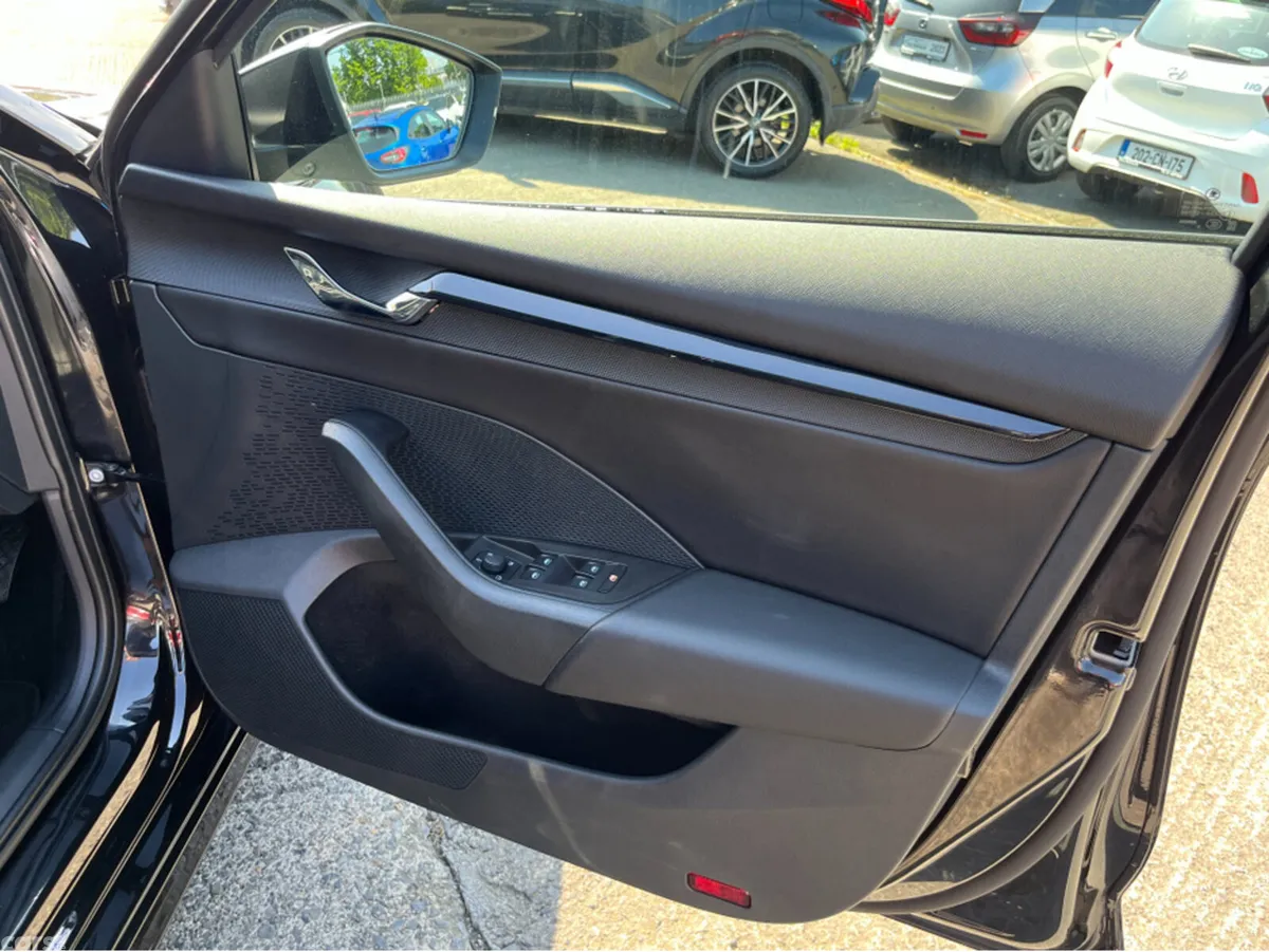 Skoda Octavia Saloon, Diesel, 2024, Black