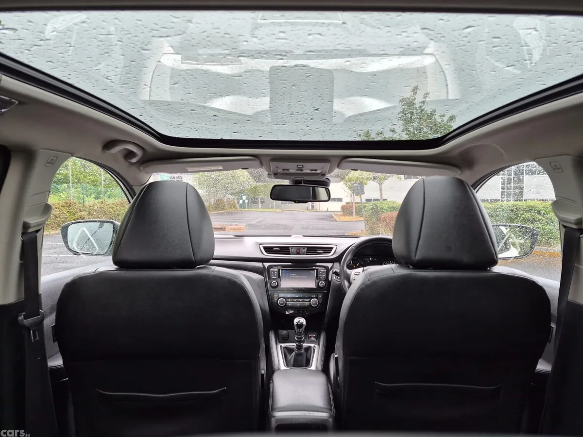 Nissan Qashqai Hatchback, Diesel, 2015, White