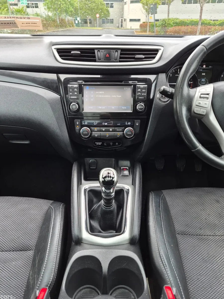 Nissan Qashqai Hatchback, Diesel, 2015, White