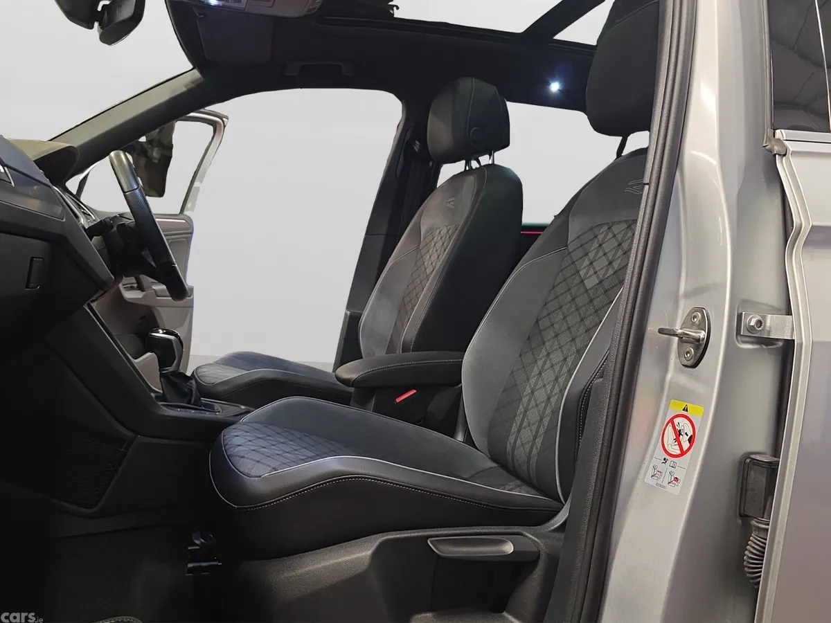 Volkswagen Tiguan SUV, Petrol Plug-in Hybrid, 2023, Grey