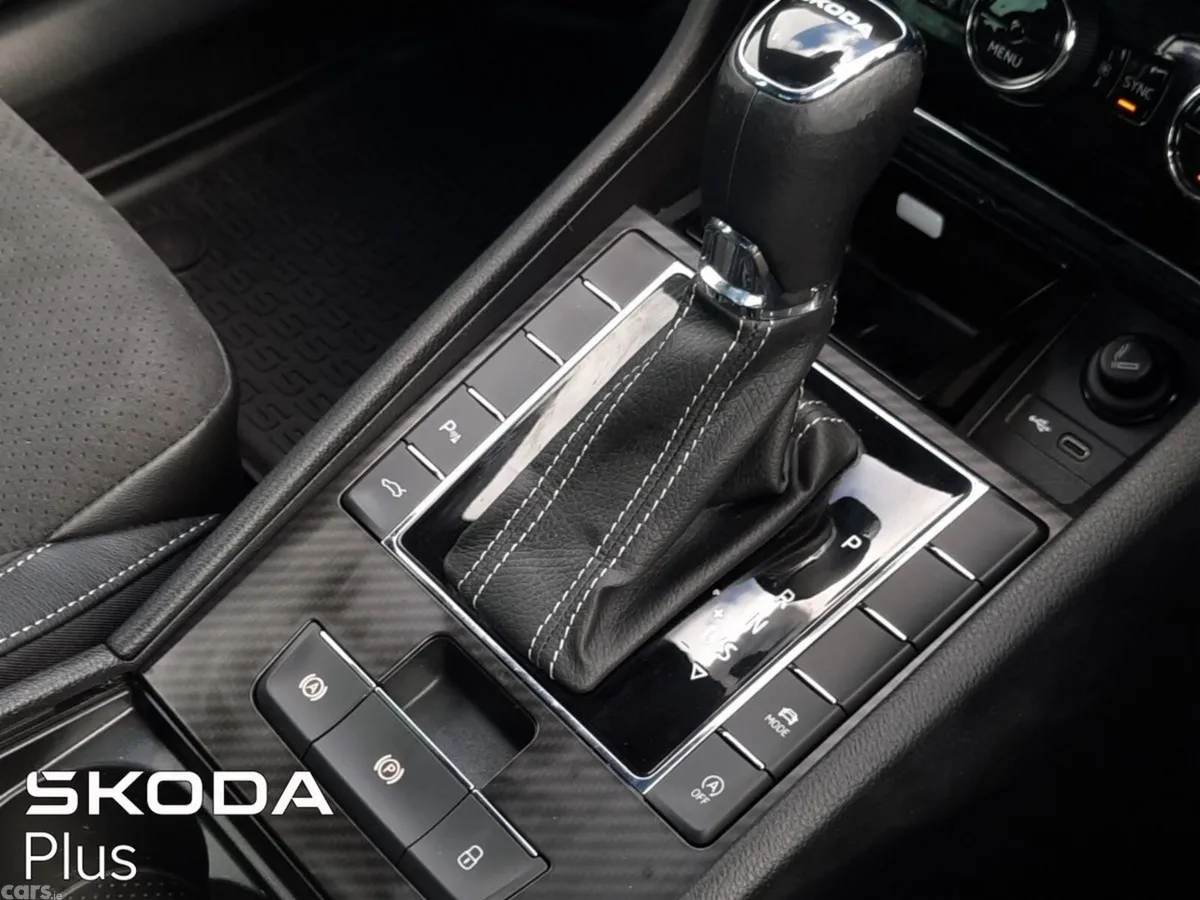 Skoda Superb Saloon, Diesel, 2024, Black