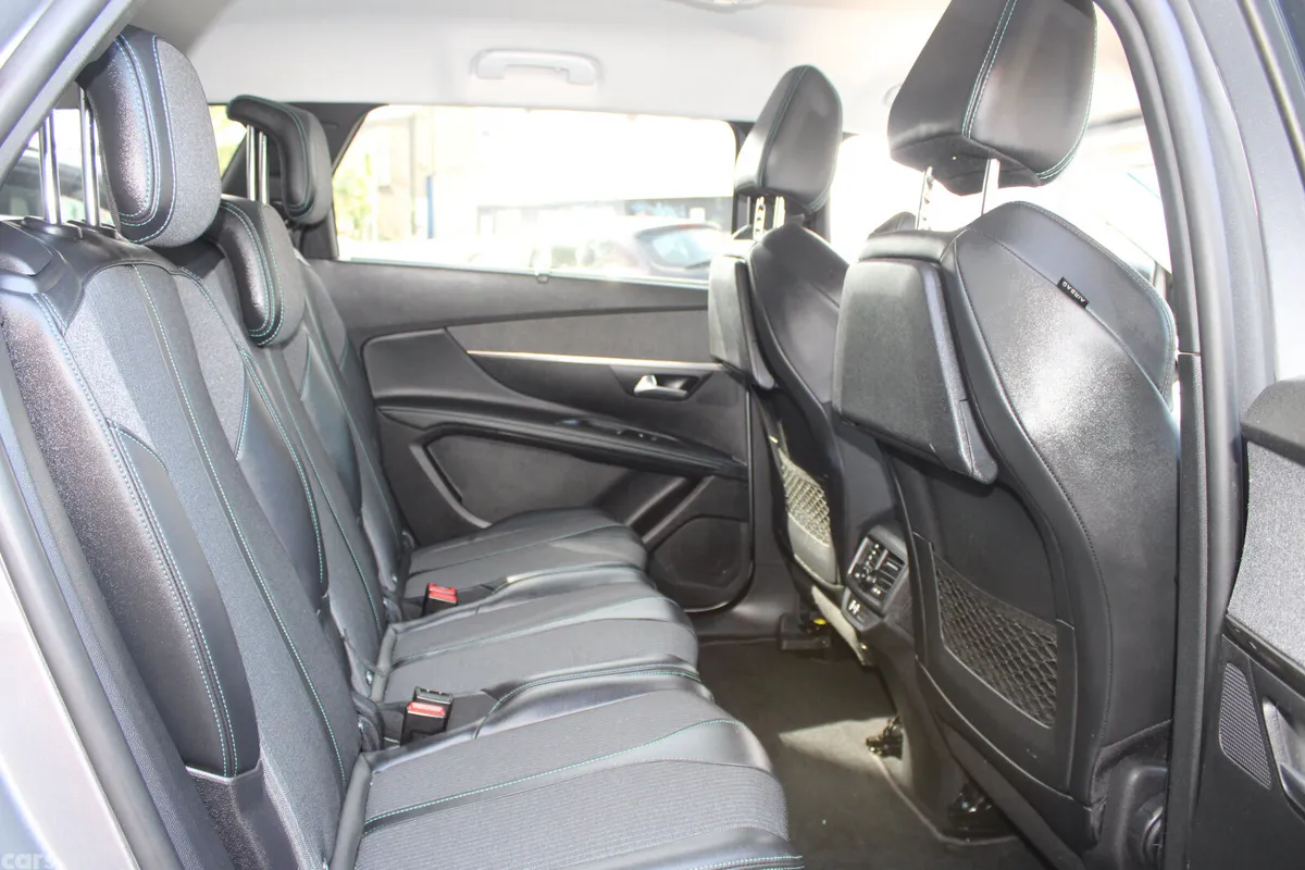 Peugeot 5008 MPV, Diesel, 2022, Grey