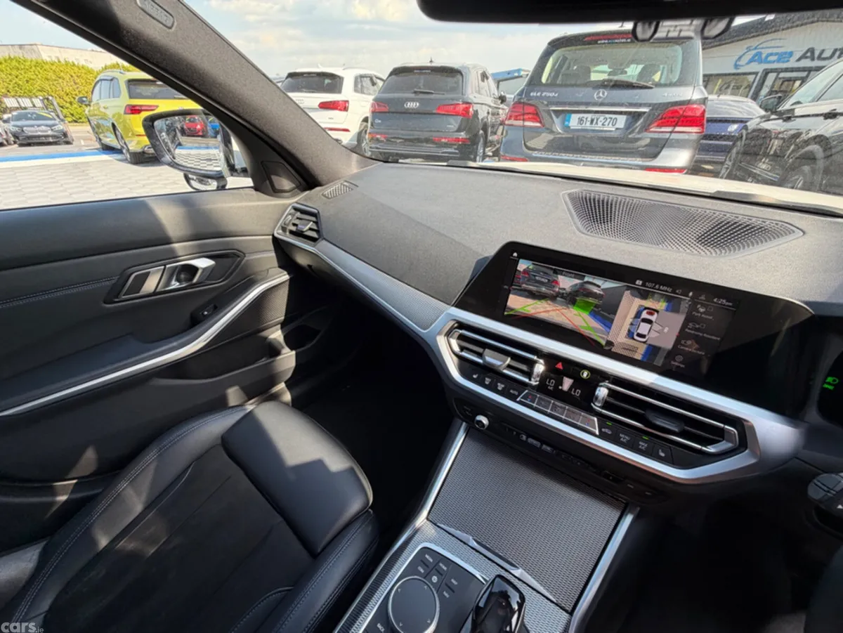 BMW 3-Series Saloon, Diesel, 2019, White