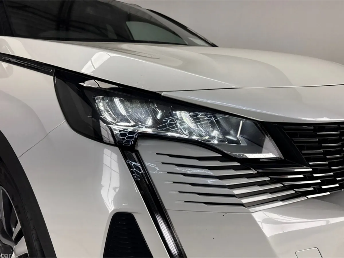 Peugeot 3008 MPV, Diesel, 2023, White