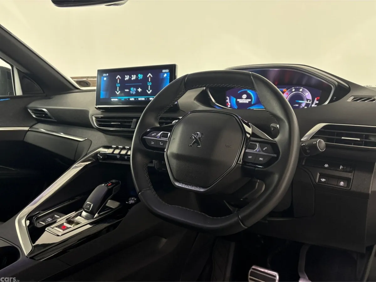 Peugeot 3008 MPV, Diesel, 2023, White