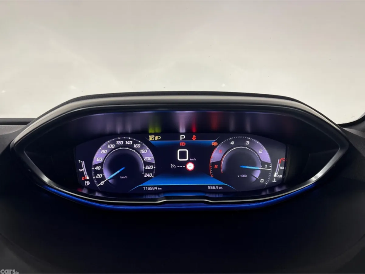 Peugeot 3008 MPV, Diesel, 2023, White