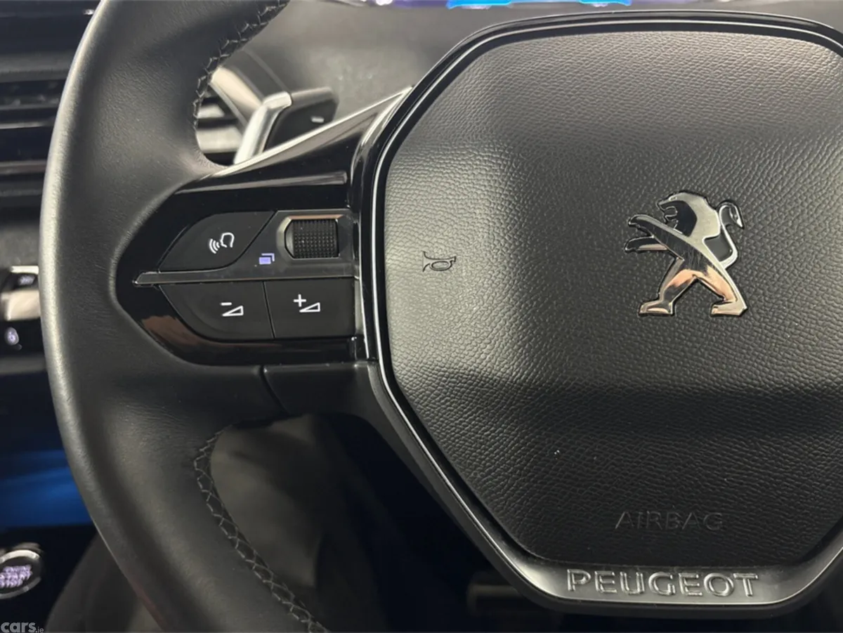 Peugeot 3008 MPV, Diesel, 2023, White