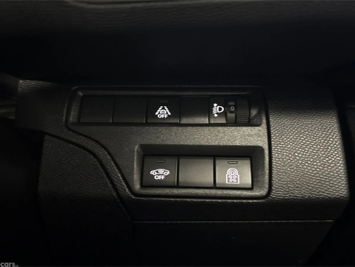 Peugeot 3008 MPV, Diesel, 2023, White