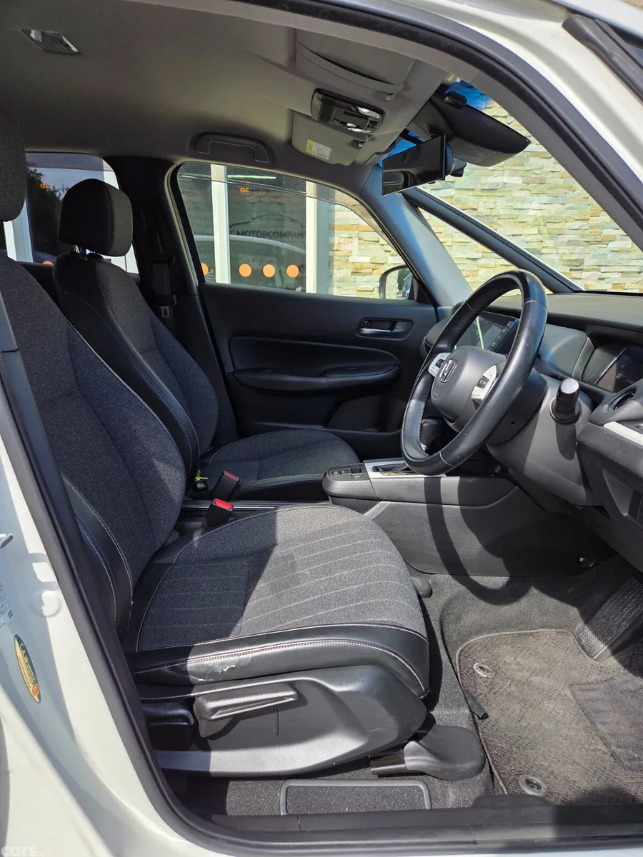 Honda Fit Hatchback, Petrol Hybrid, 2021, White