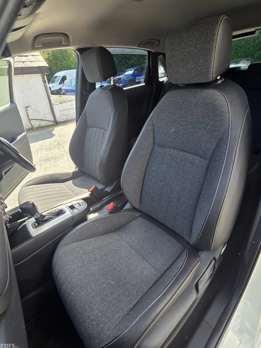Honda Fit Hatchback, Petrol Hybrid, 2021, White