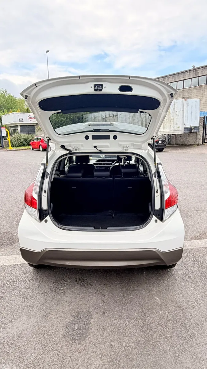 Toyota Aqua Hatchback, Petrol Hybrid, 2015, White