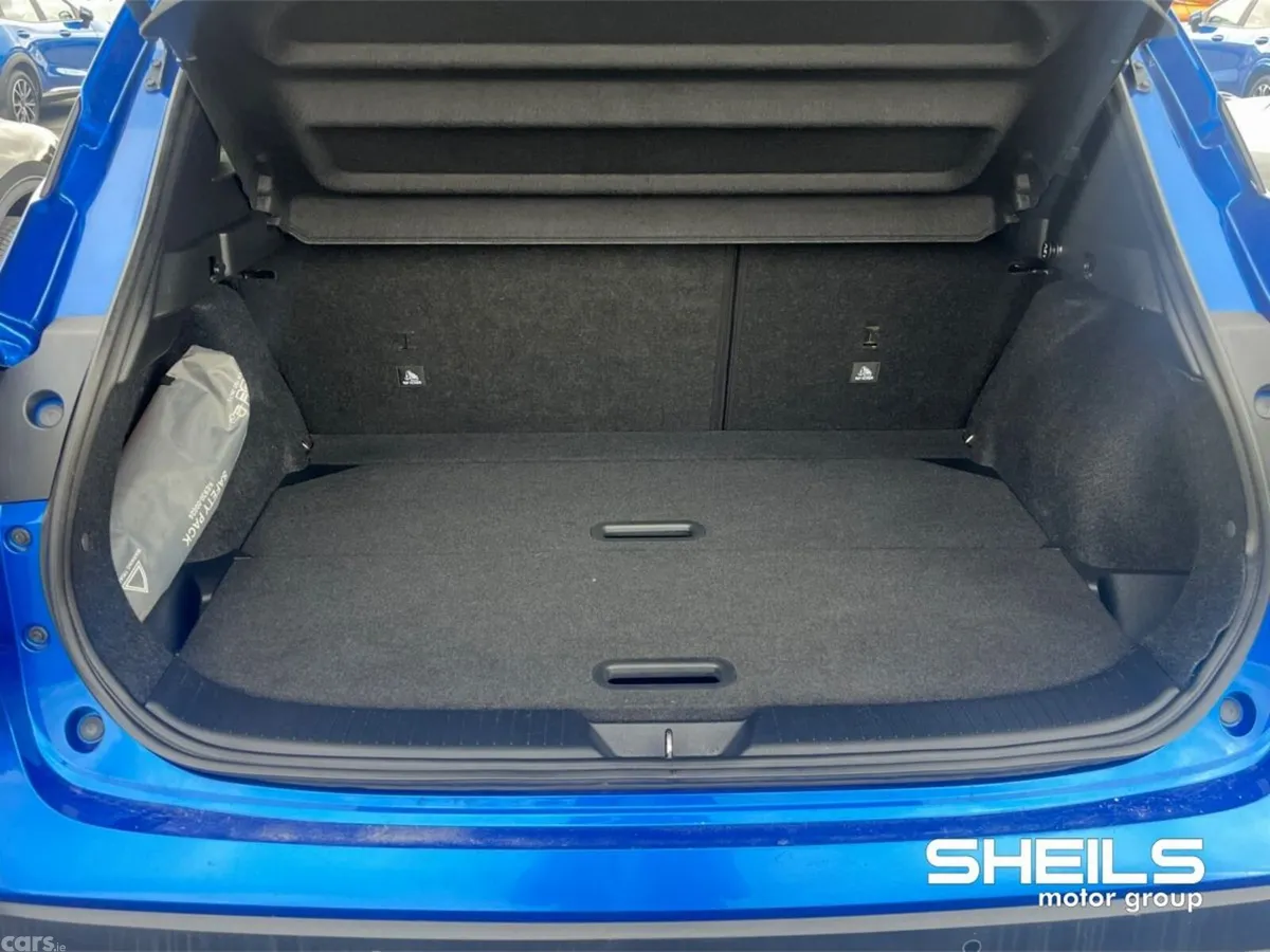 Nissan Qashqai MPV, Petrol, 2022, Blue