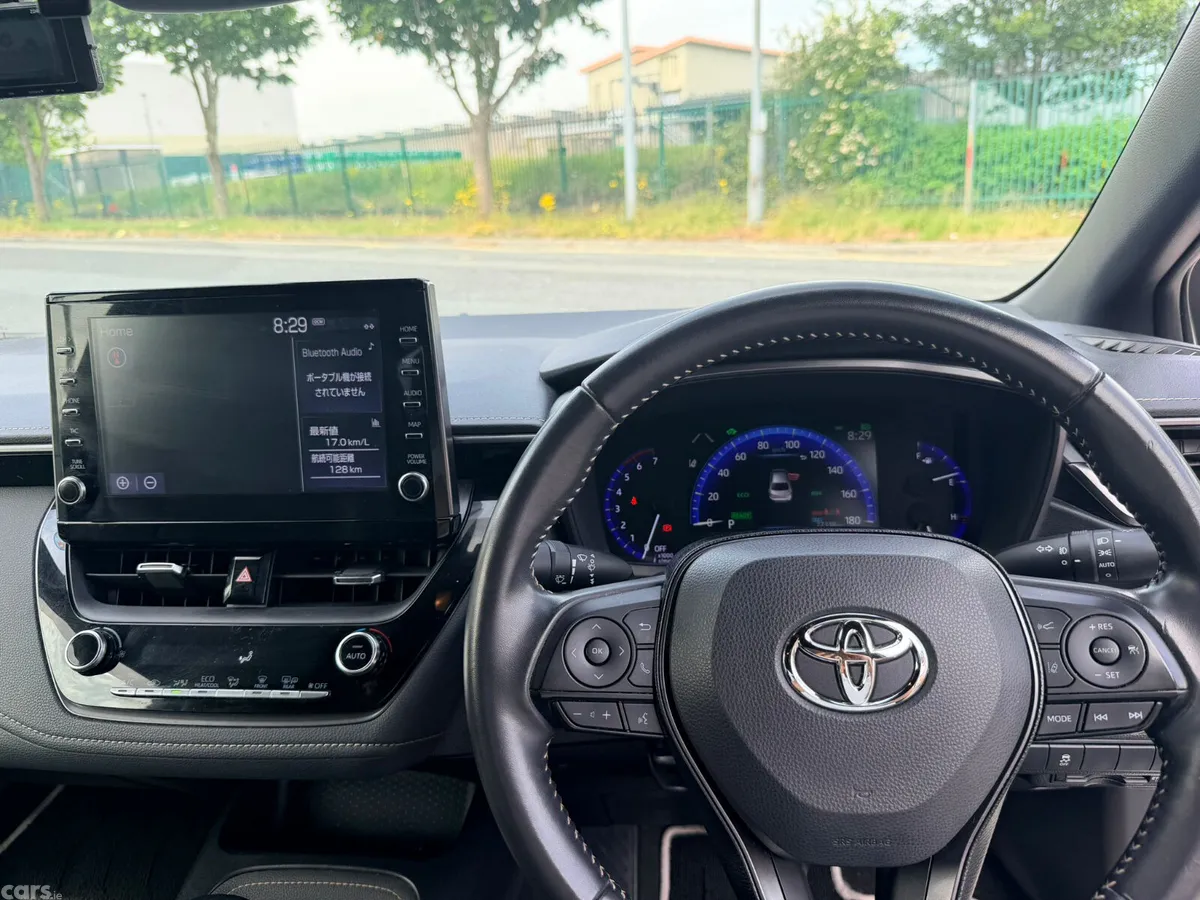 Toyota Corolla Saloon, Petrol Hybrid, 2020, White