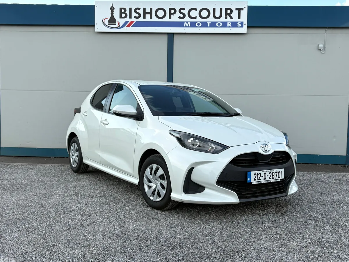 Toyota Yaris Hatchback, Petrol, 2021, White