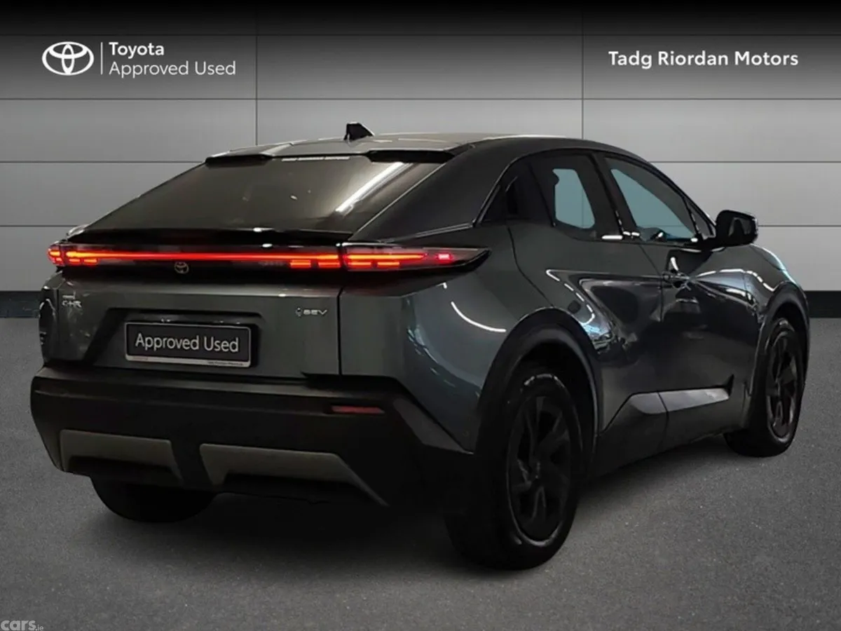 Toyota C-HR Estate, Electric, 2026, Green