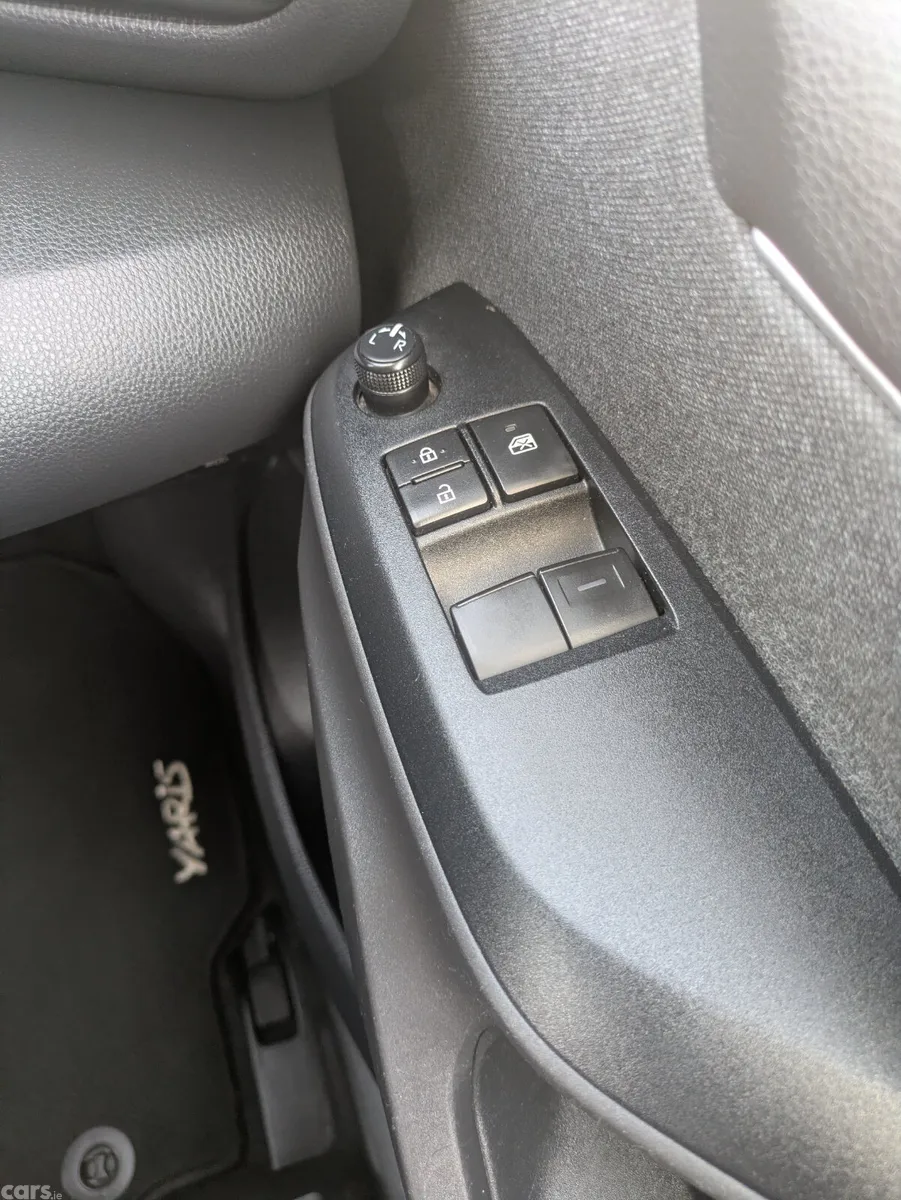 Toyota Yaris Hatchback, Petrol, 2022, Red