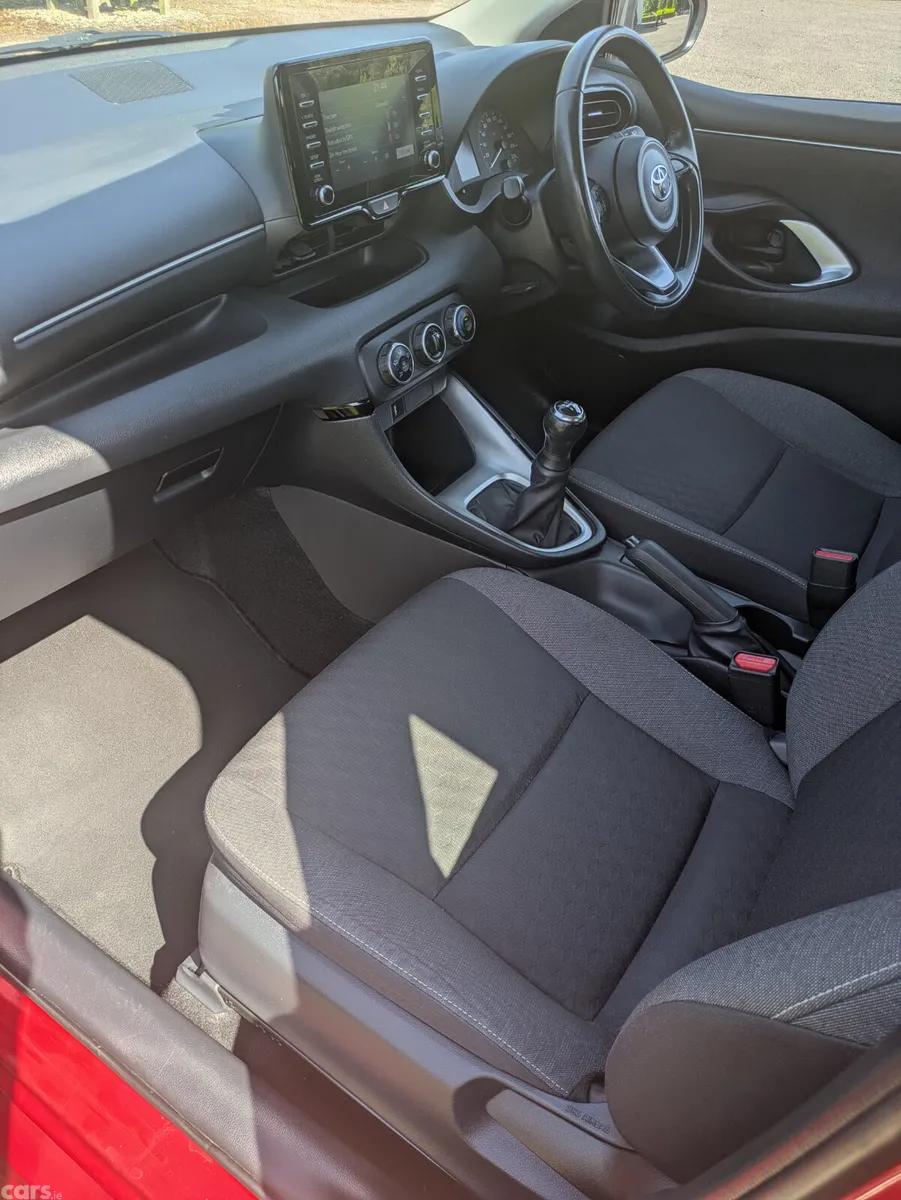 Toyota Yaris Hatchback, Petrol, 2022, Red