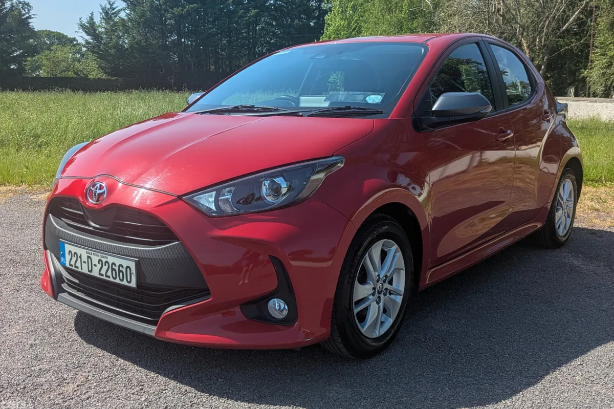 Toyota Yaris Hatchback, Petrol, 2022, Red