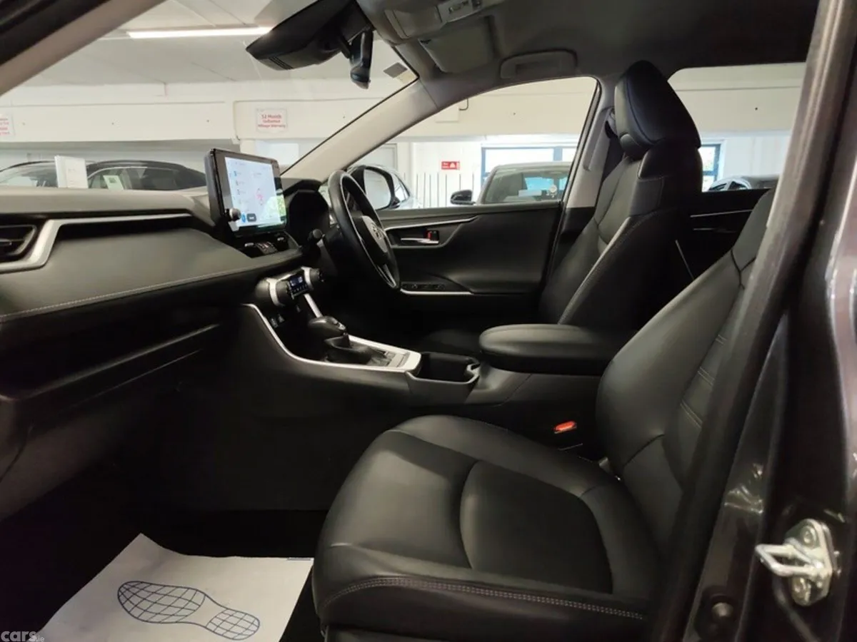 Toyota RAV4 SUV, Petrol Hybrid, 2023, Grey