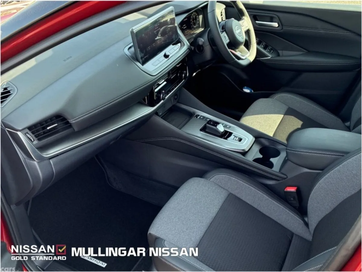 Nissan Qashqai SUV, Petrol Hybrid, 2026, Red
