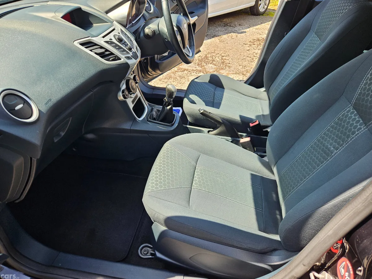 Ford Fiesta Hatchback, Petrol, 2012, Black