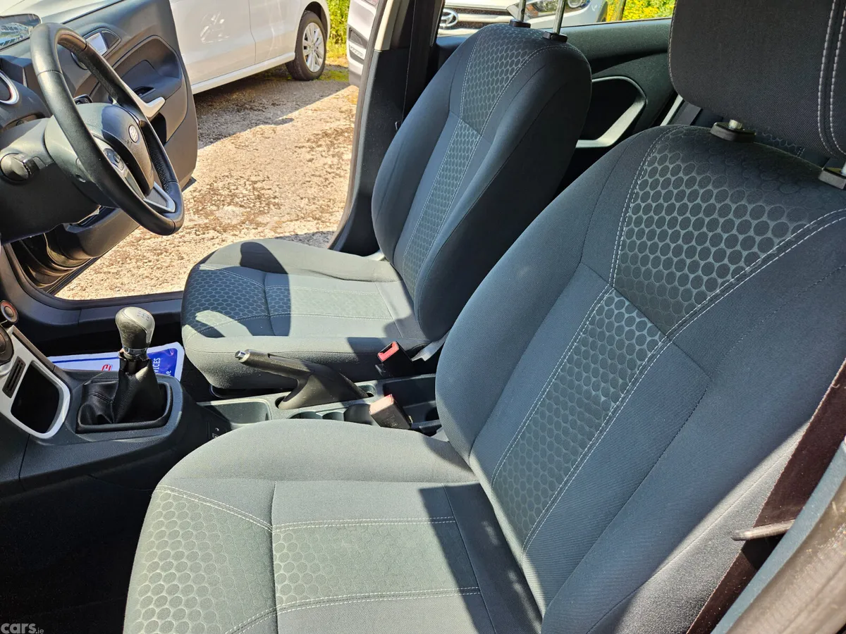 Ford Fiesta Hatchback, Petrol, 2012, Black