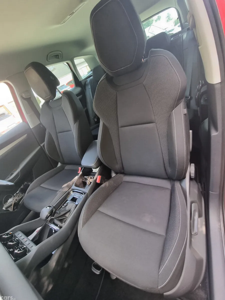 Skoda Karoq MPV, Diesel, 2025, Red