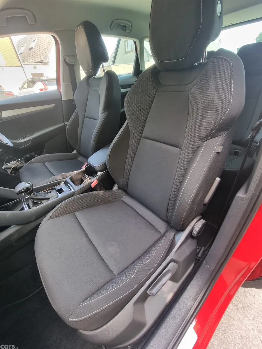 Skoda Karoq MPV, Diesel, 2025, Red