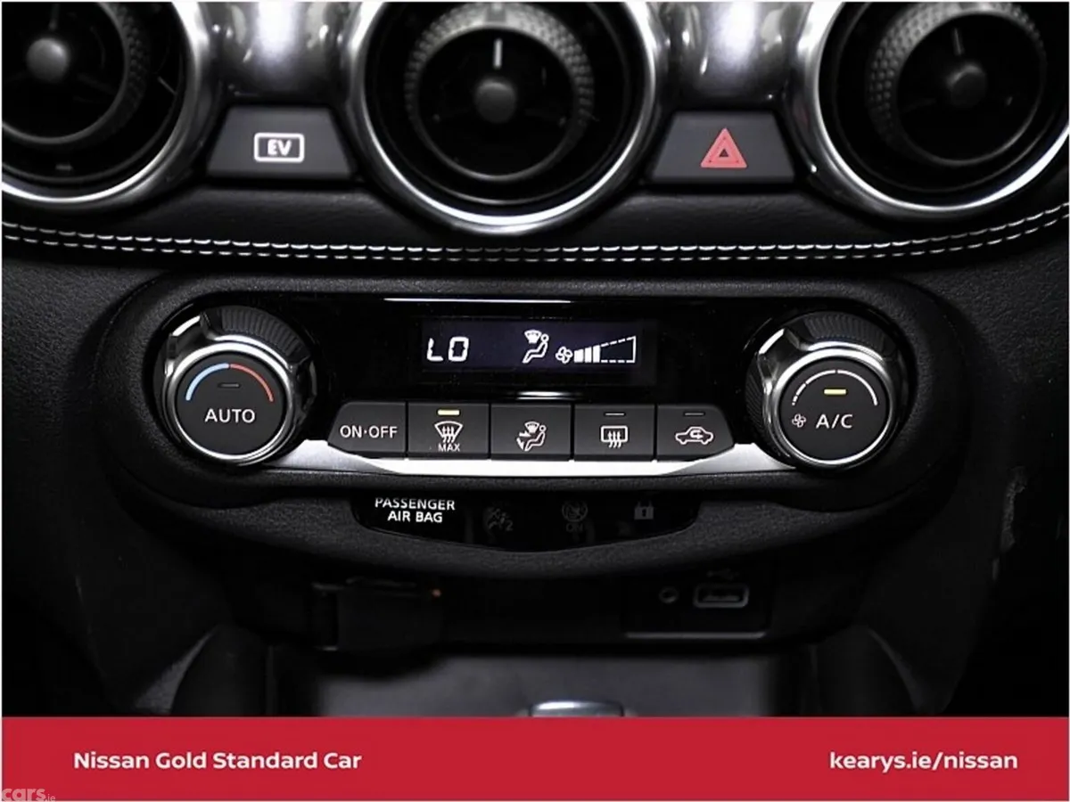 Nissan Juke SUV, Petrol Hybrid, 2023, White