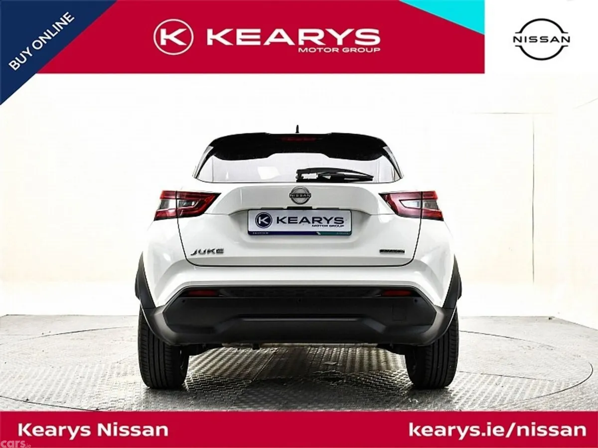 Nissan Juke SUV, Petrol Hybrid, 2023, White