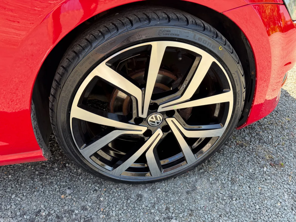 Volkswagen Golf Hatchback, Diesel, 2015, Red
