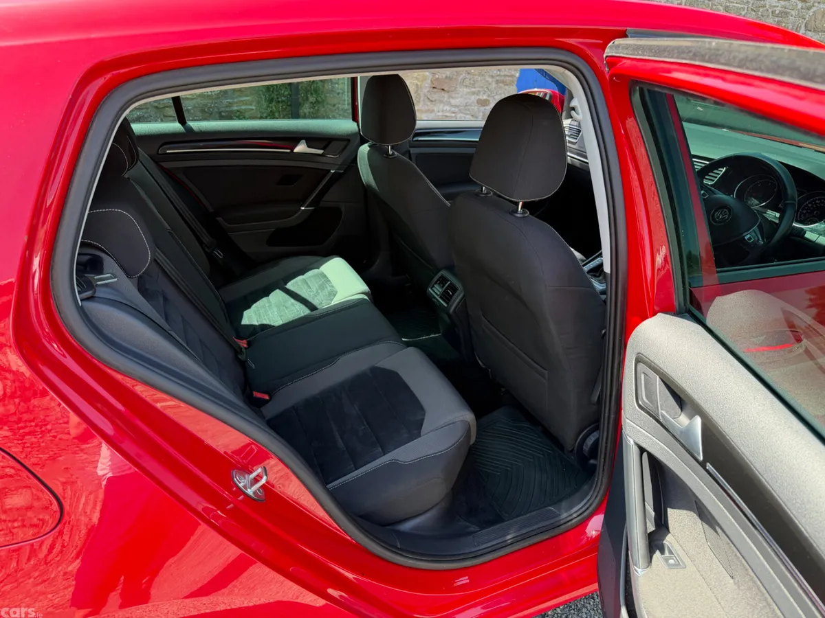 Volkswagen Golf Hatchback, Diesel, 2015, Red