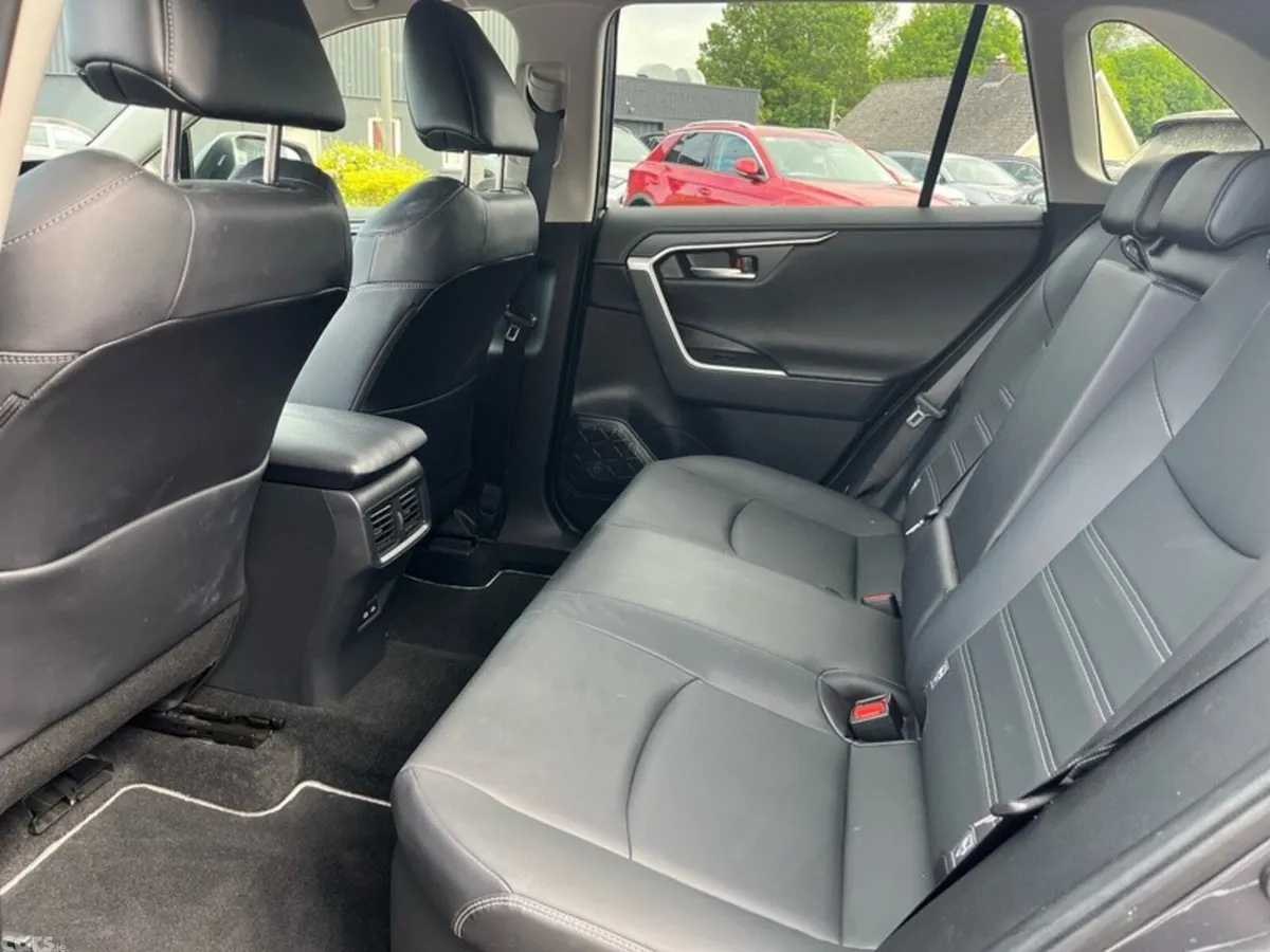 Toyota RAV4 SUV, Petrol Hybrid, 2024, Grey