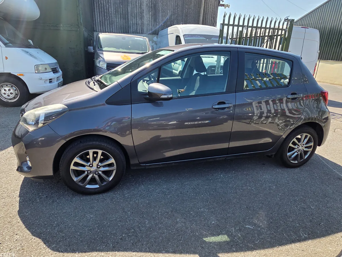Toyota Yaris Hatchback, Petrol, 2016, Grey