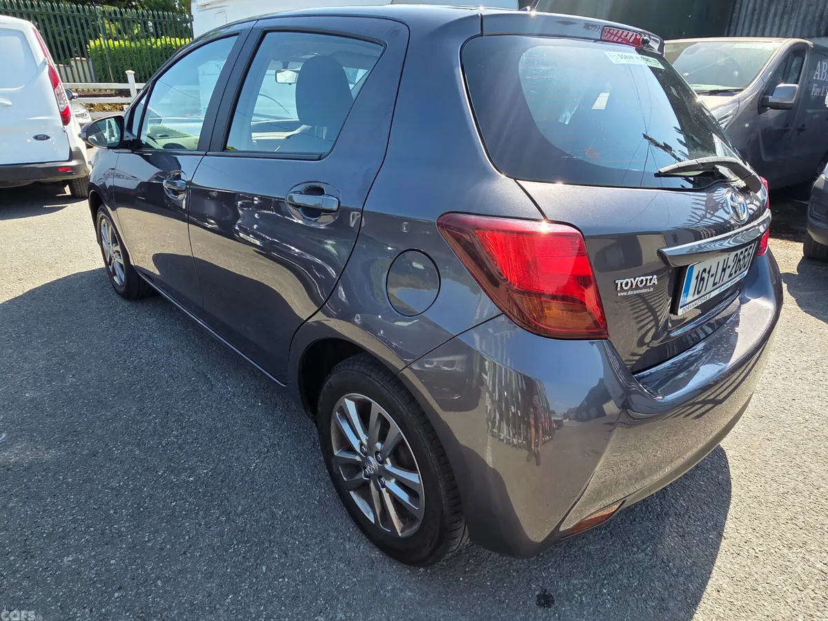 Toyota Yaris Hatchback, Petrol, 2016, Grey
