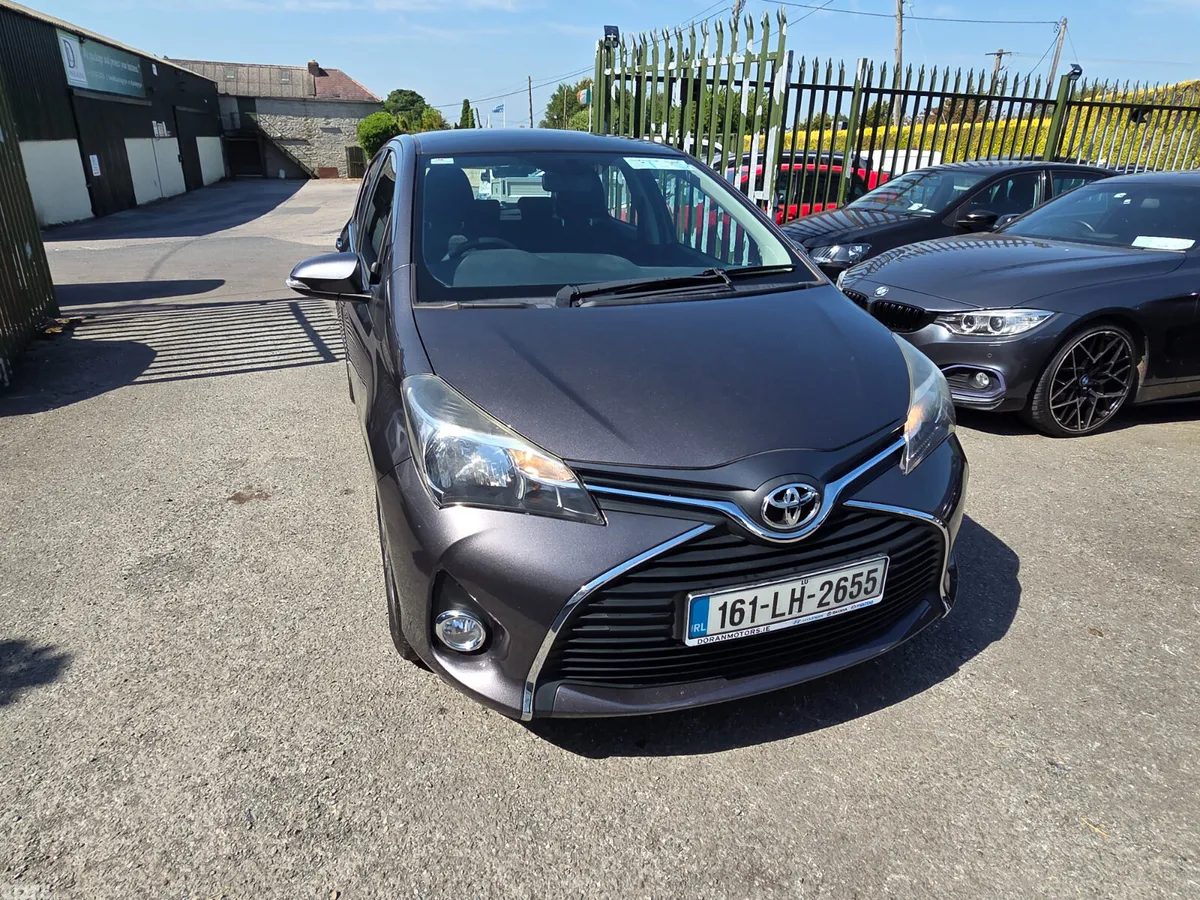 Toyota Yaris Hatchback, Petrol, 2016, Grey