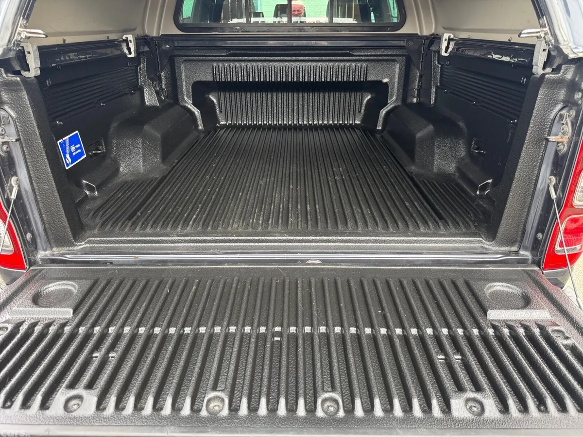 Nissan Navara Pick Up, Diesel, 2021, Grey