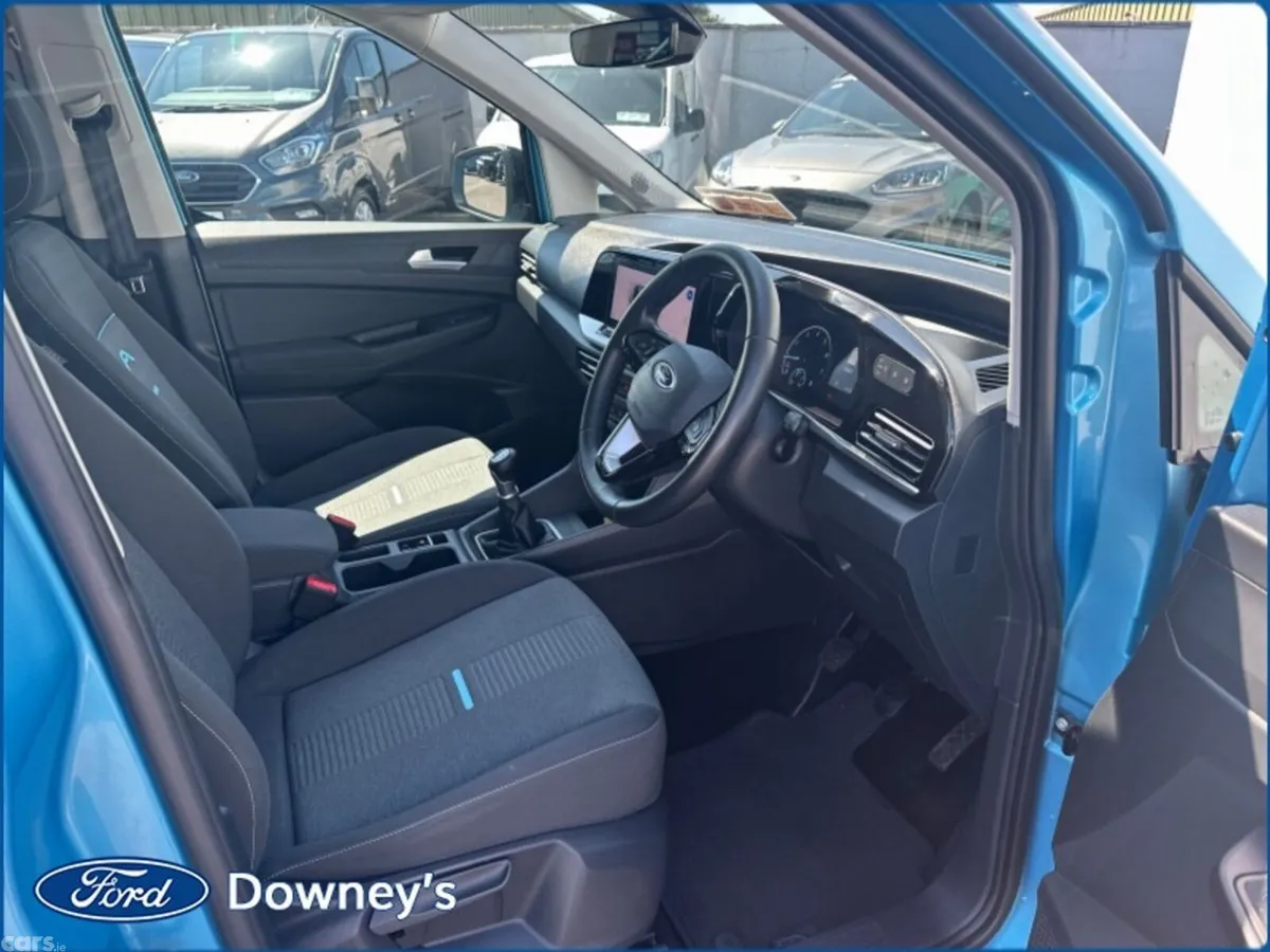 Ford Transit Connect MPV, Petrol, 2024, Blue