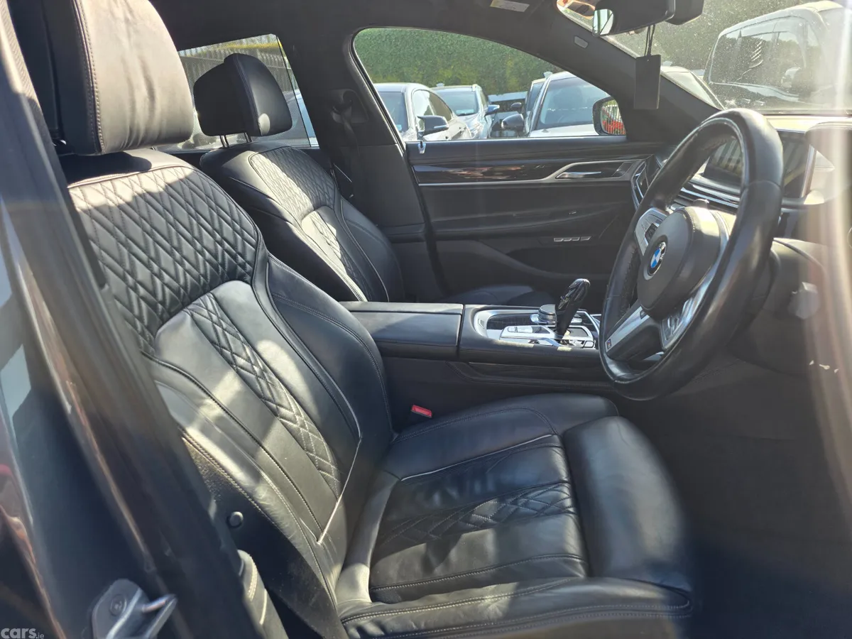 BMW 7-Series Saloon, Petrol Plug-in Hybrid, 2017, Grey