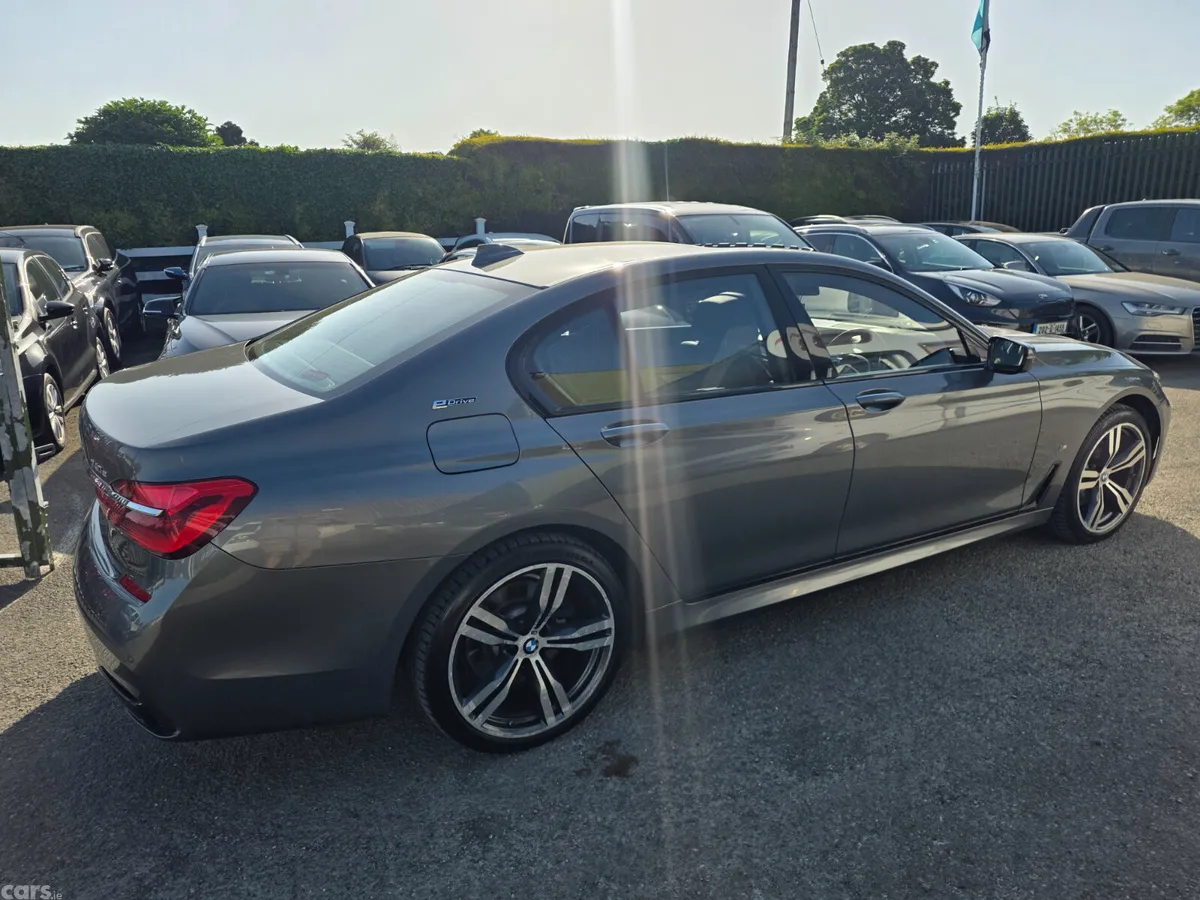 BMW 7-Series Saloon, Petrol Plug-in Hybrid, 2017, Grey