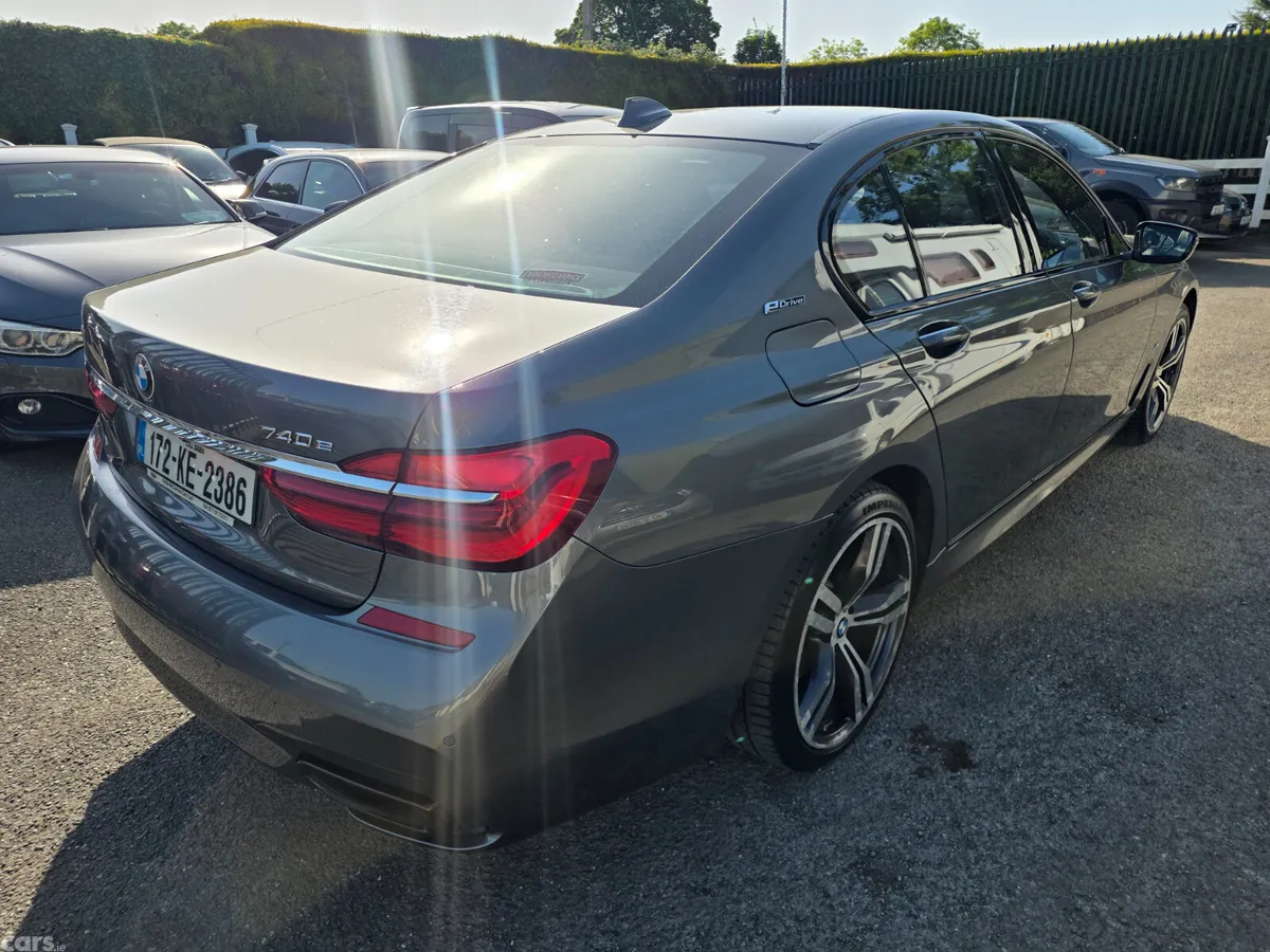 BMW 7-Series Saloon, Petrol Plug-in Hybrid, 2017, Grey