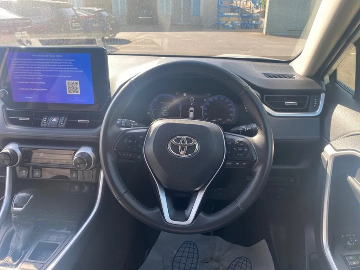 Toyota RAV4 SUV, Petrol Hybrid, 2023, White