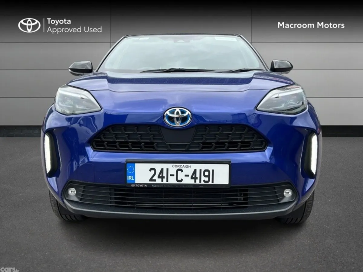 Toyota Yaris Cross Hatchback, Petrol Hybrid, 2024, Blue