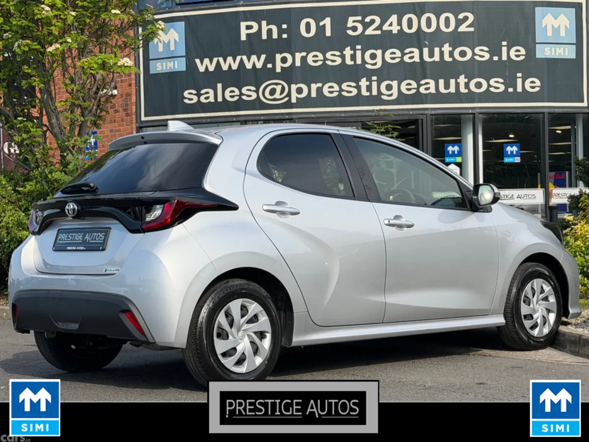 Toyota Yaris Hatchback, Petrol, 2022, Silver