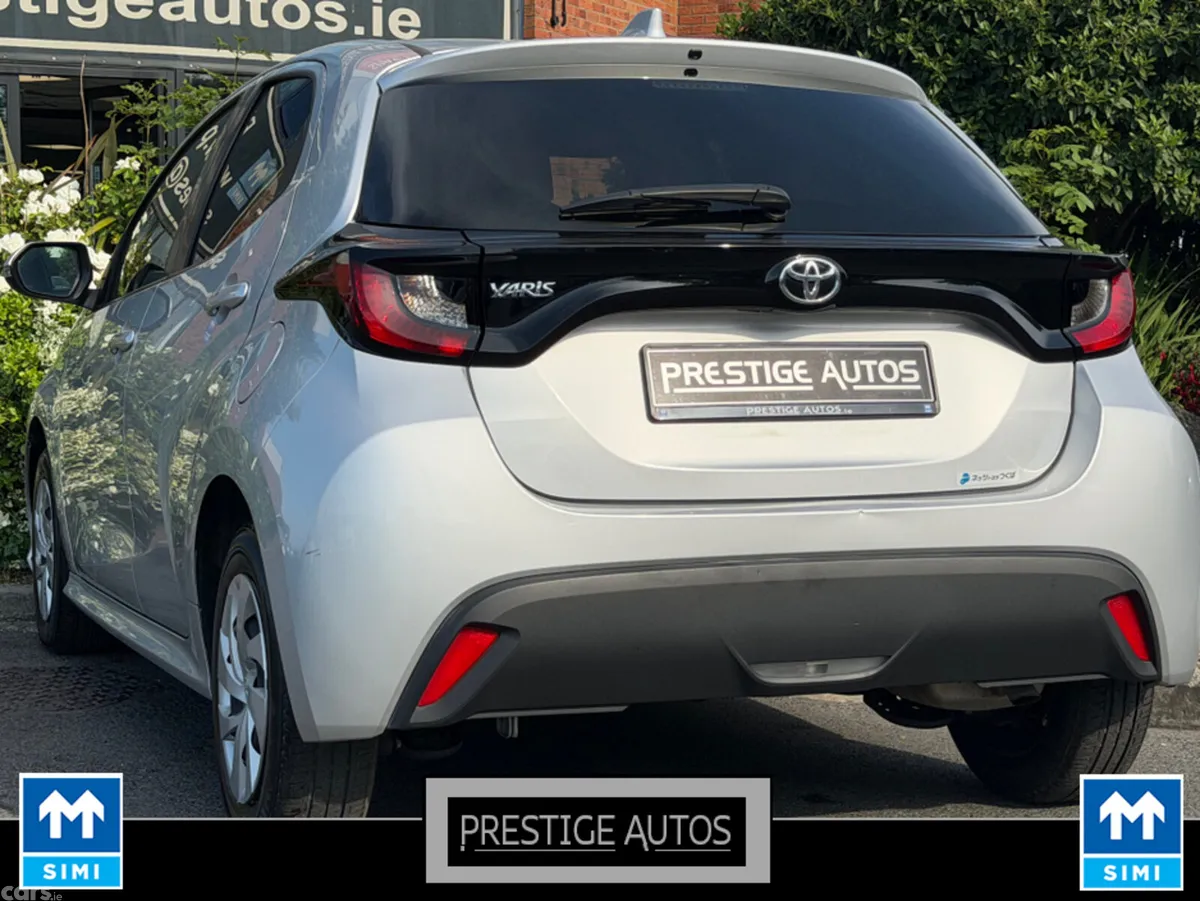 Toyota Yaris Hatchback, Petrol, 2022, Silver